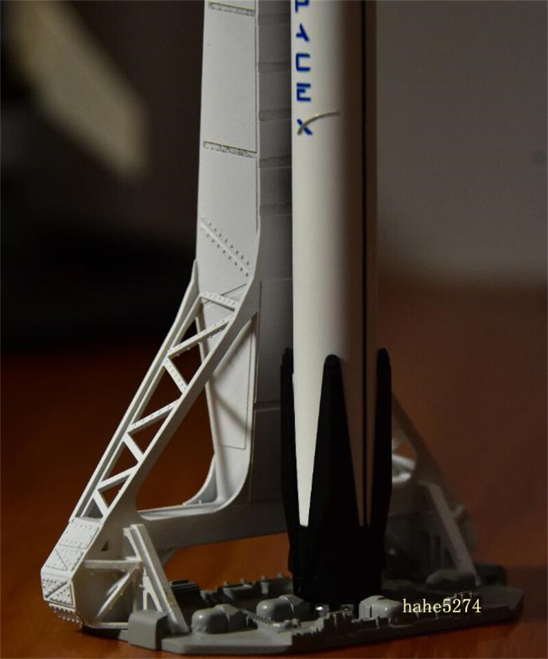 SpaceX Falcon IX Rocket F9 Tower Static Model + Crewed Dragon Model