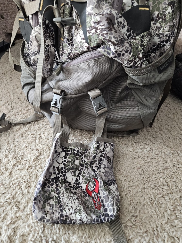 Badlands Sacrifice LS Backpack