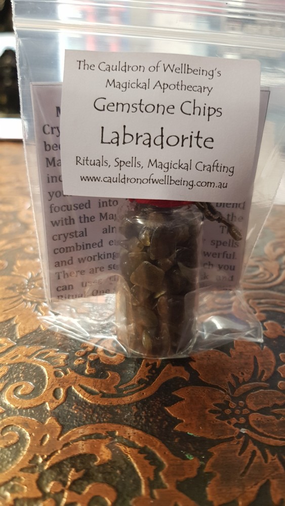 Crystal Chips - Labradorite