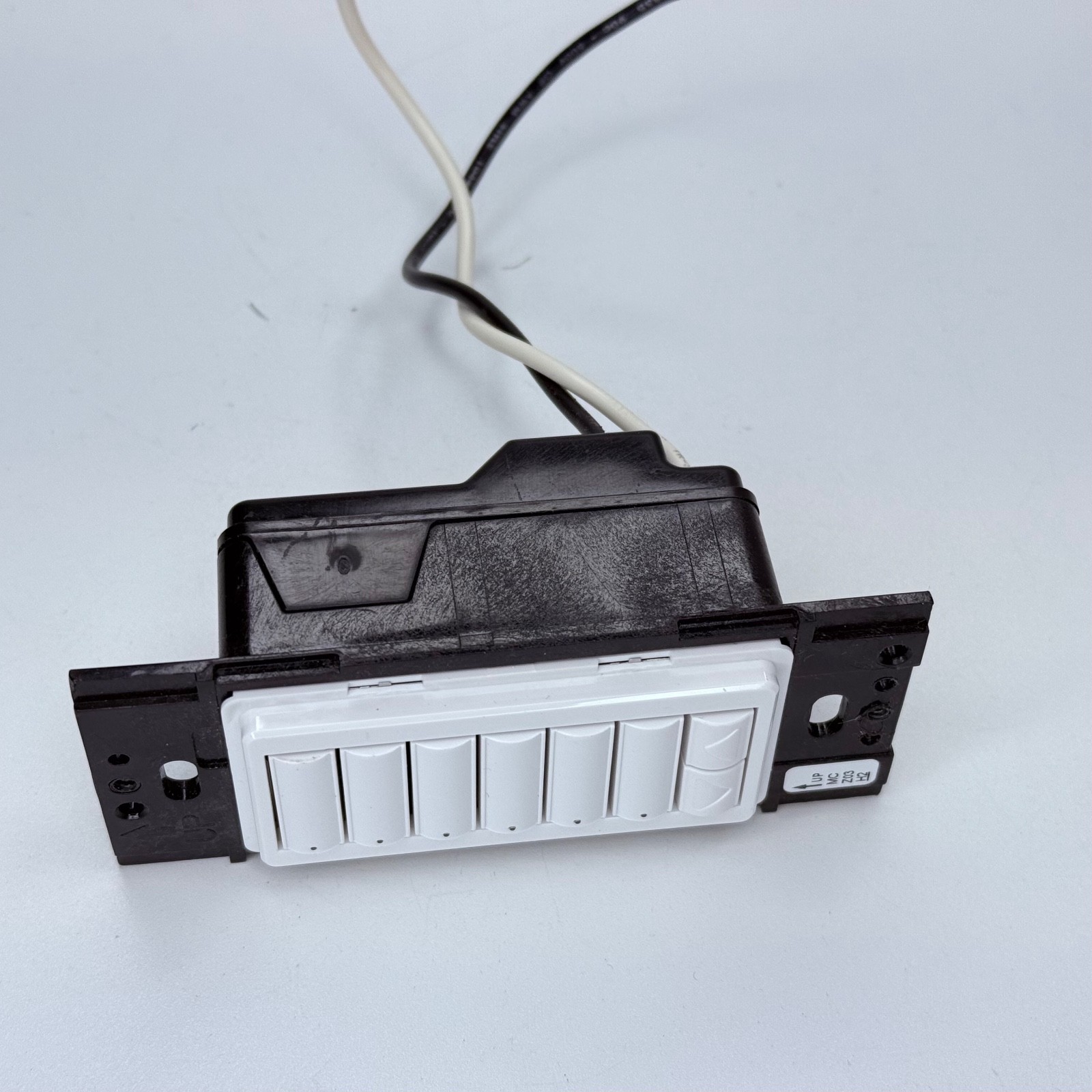 Lutron Homeworks QS HQRD-W6BRL-WH 6 Button Keypad w/ Raise Lower - White