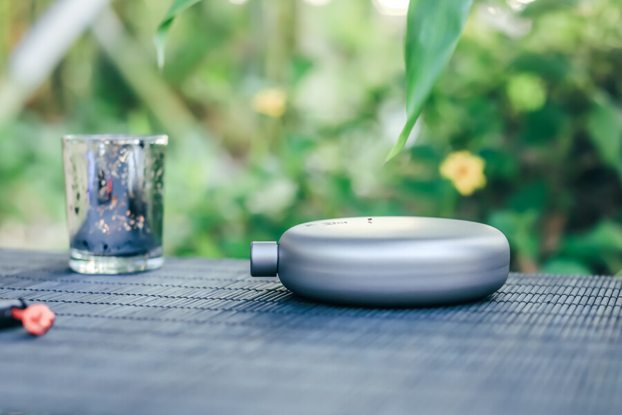 Keith Titanium Ti9302 Round Flask with Funnel - 5.0 fl oz (Shipped from USA)