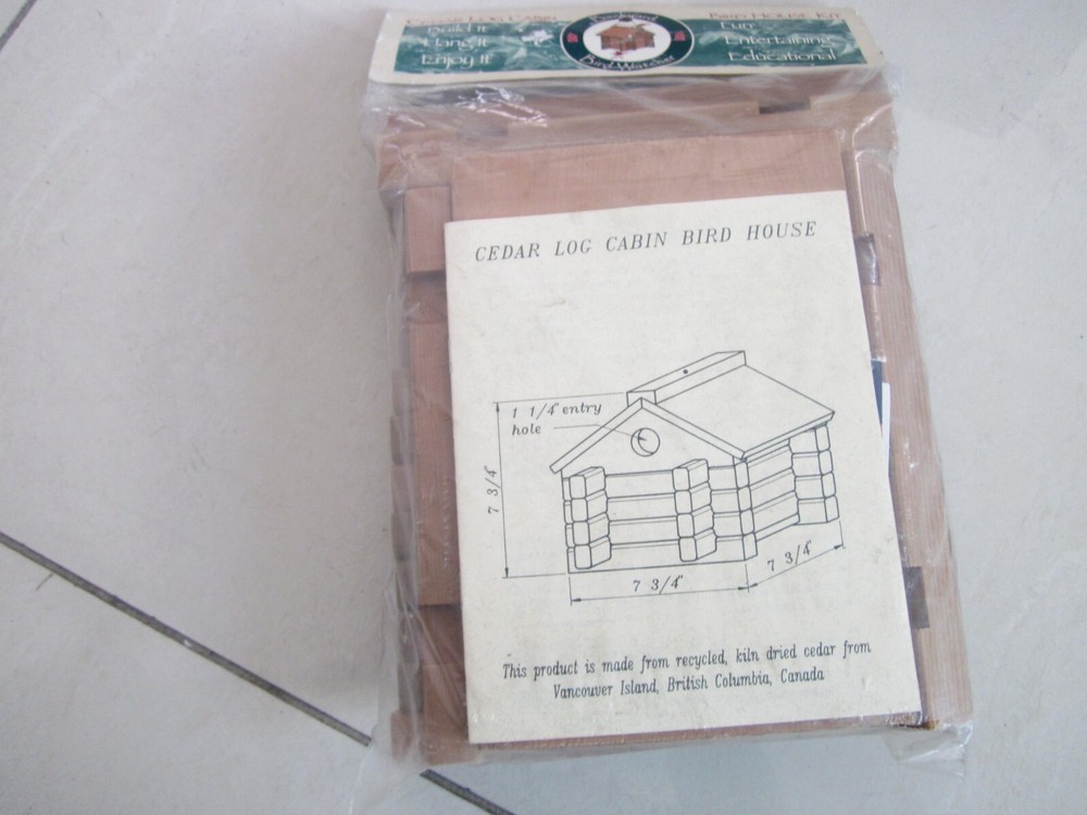 CEDAR LOG CABIN BIRD HOUSE