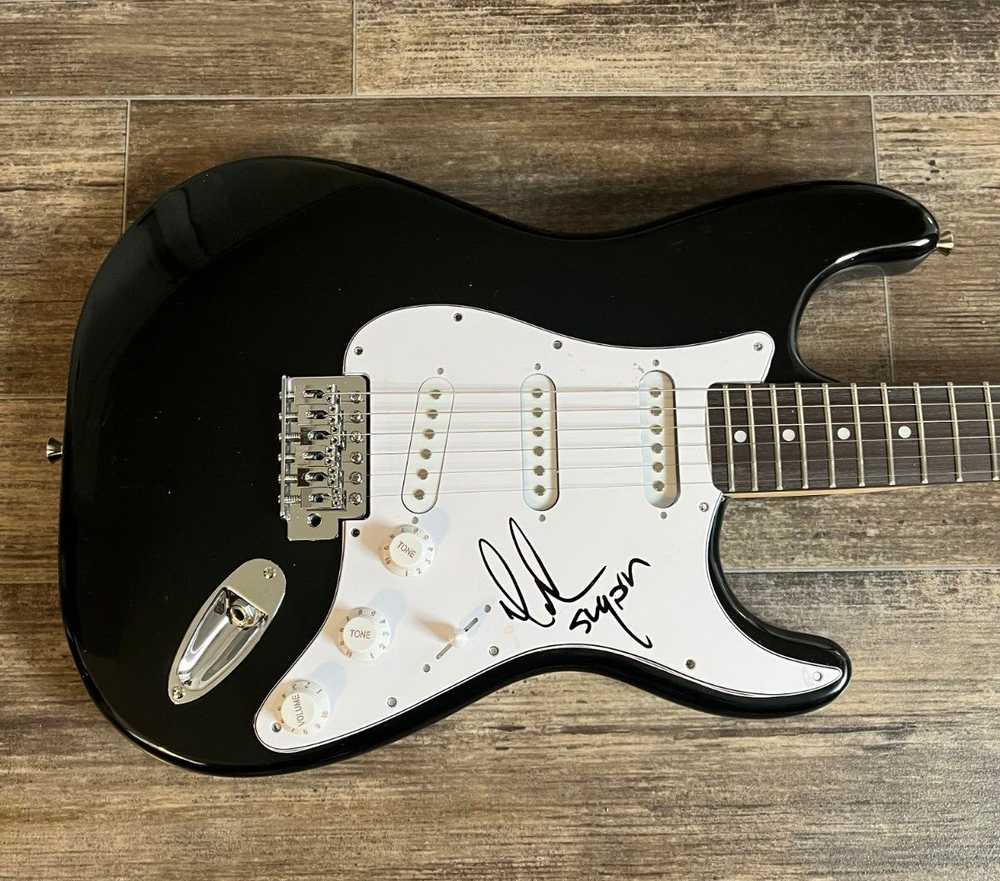 * MARK MCGRATH * signed electric guitar * SUGAR RAY * 2