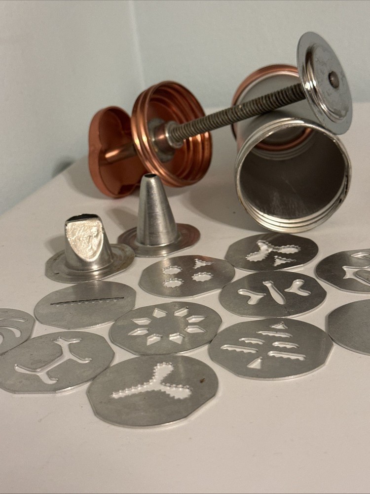 Mirro Cookie Press W/3 Tips & 12 Plates