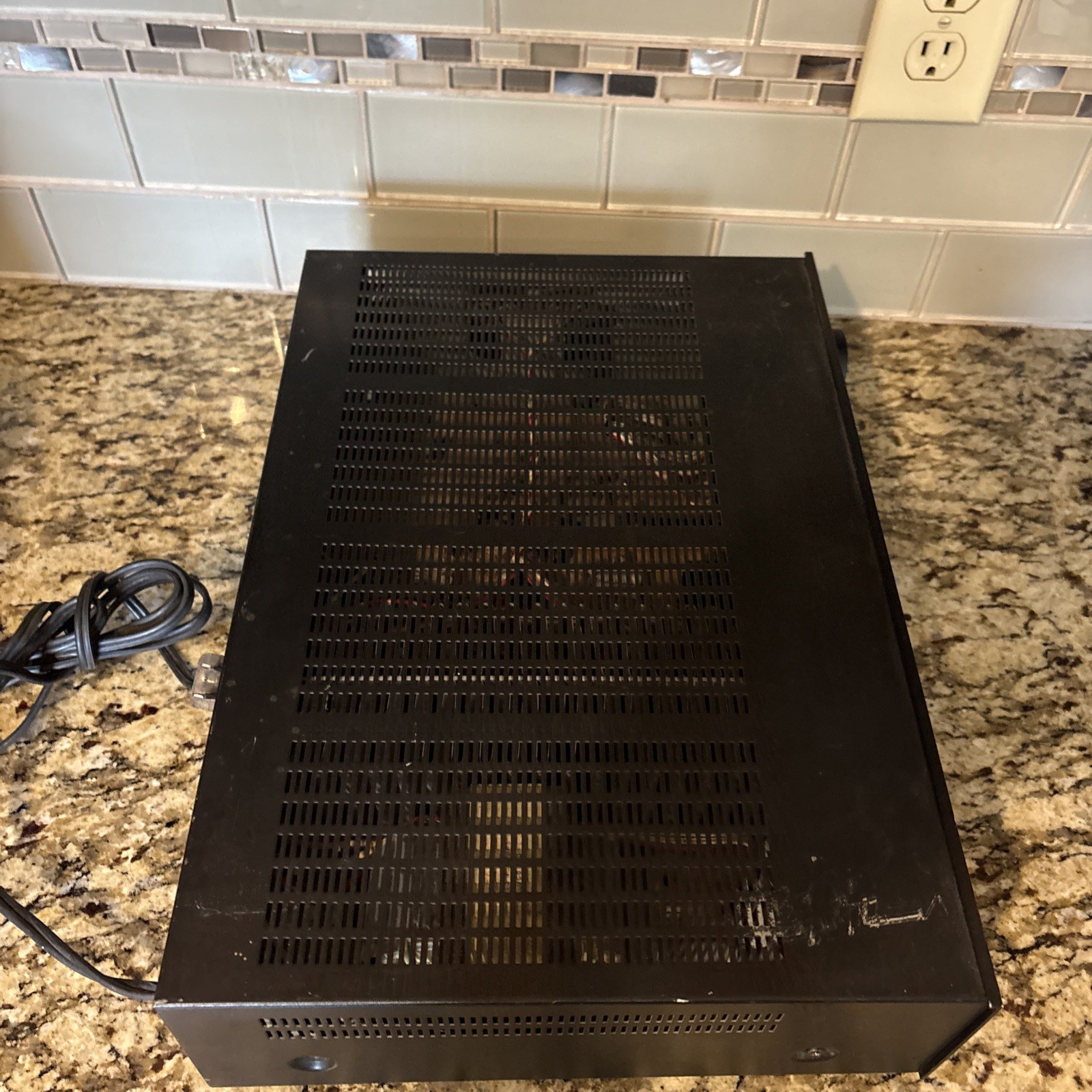 Yamaha A-27 Natural Sound Stereo Amplifier. Works. Read