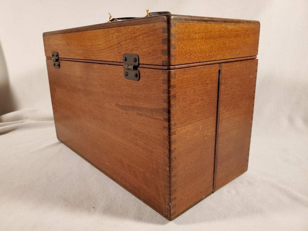 Vintage Cambridge Instruments PH Analyzer ~ Scientific Chemistry ~ Walnut Case