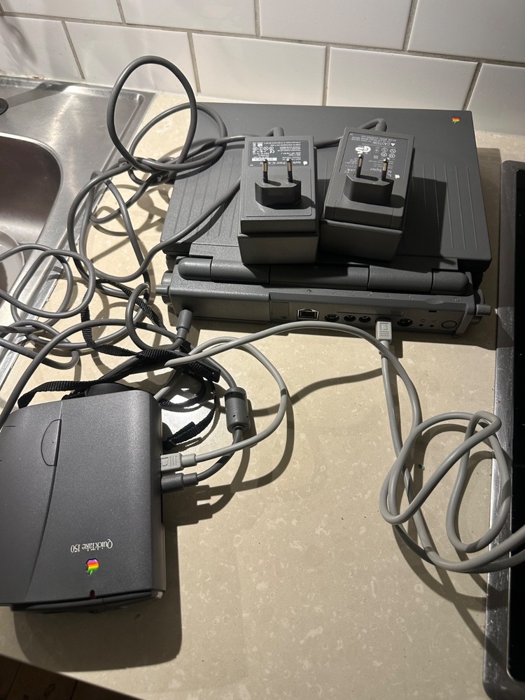 Apple Macintosh PowerBook 170 + Apple QuickTake 150 – Complete