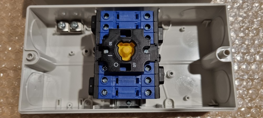 Kraus & Naimer PV ARRAY DC ISOLATOR SWITCH KFD25B Solar