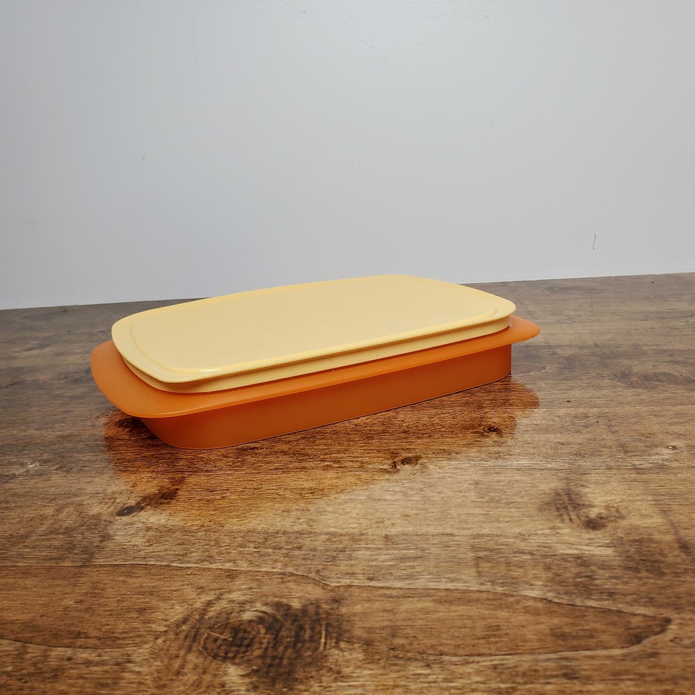 Tupperware # 6820 Snack Bar Keeper Orange Granola Bar Maker