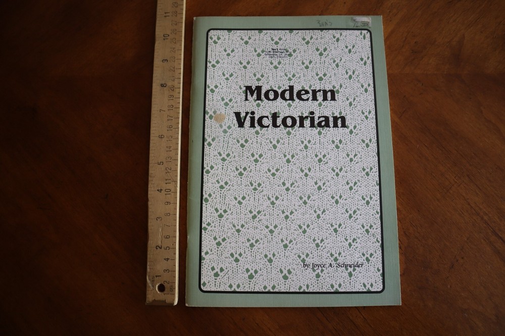 Modern Victorian Joyce Schneider Knitting Pattern Book Lace Collars 1987 Illus.
