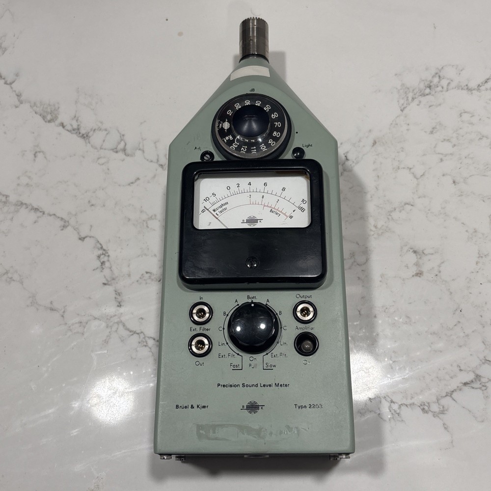 BK Bruel & Kjaer Type 2203 Precision Sound Meter Frequency Analyzer