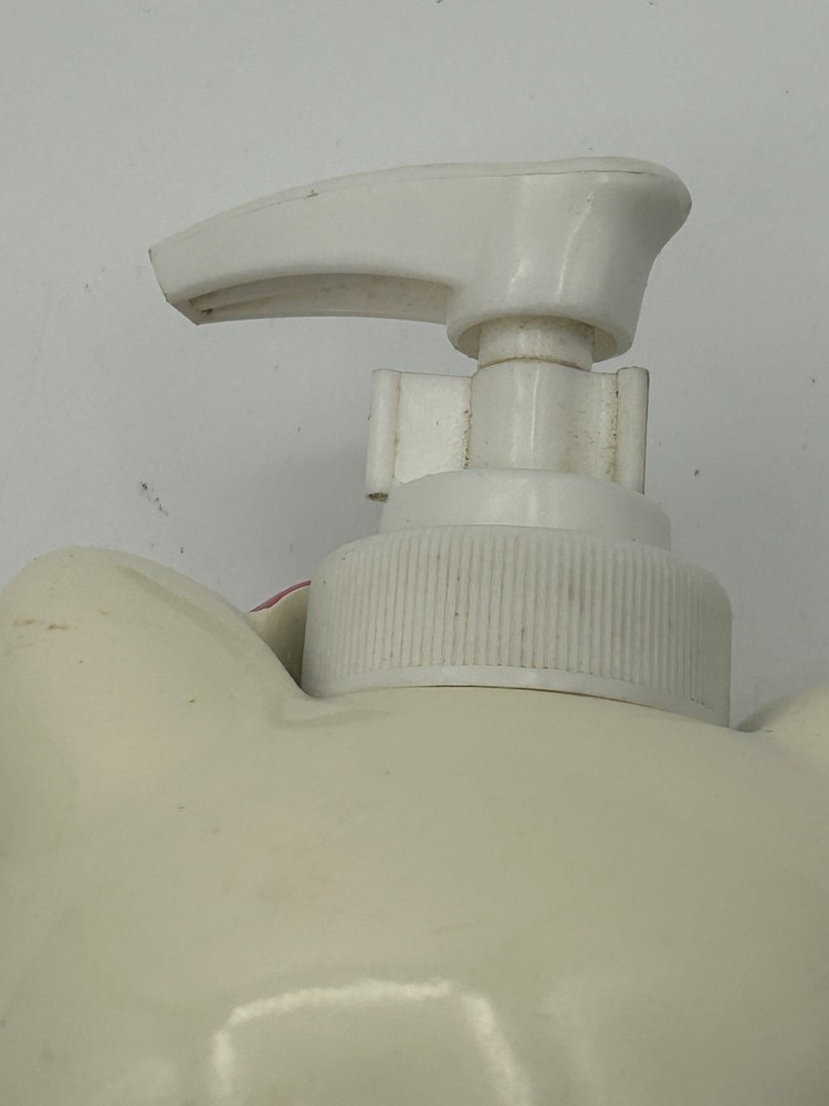 Hello Kitty Soap Lotion Pump Dispenser. E1