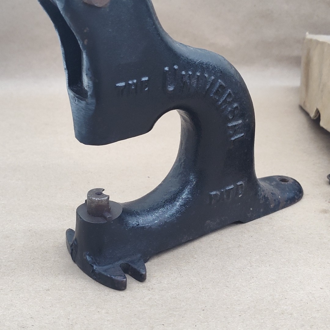 Smith Universal Hook & Eyelet Setting Machine No7 Hand Press Grommet Klondyke