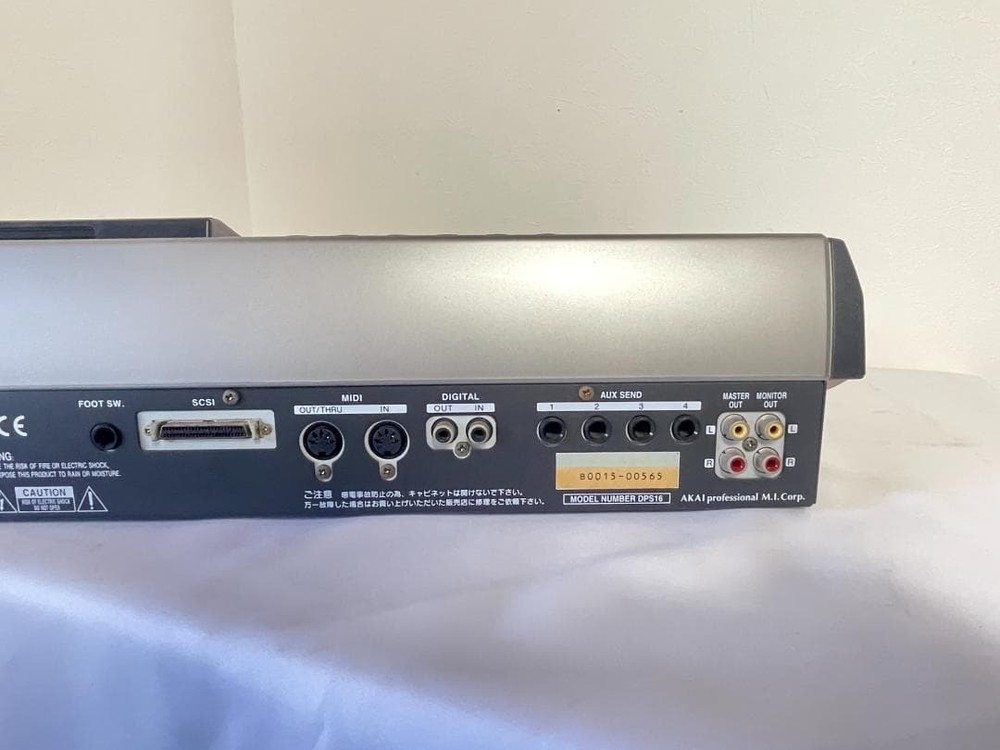 AKAI Professional&Digital Personal Studio DPS16