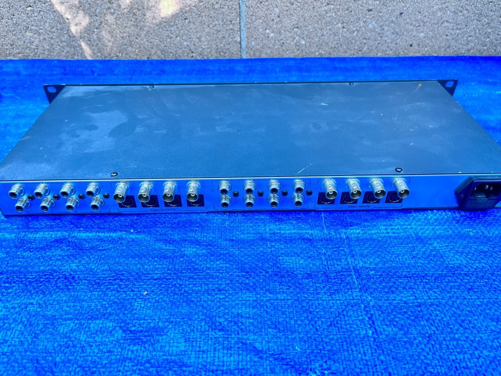 Kramer VS-6YC S-Video 4X4 Matrix Switcher (defective)