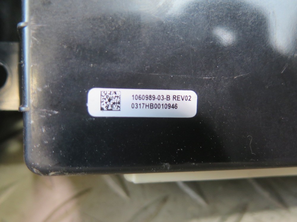 2016-2019 TESLA MODEL S 75D AIR SUSPENSION CONTROL MODULE UNIT