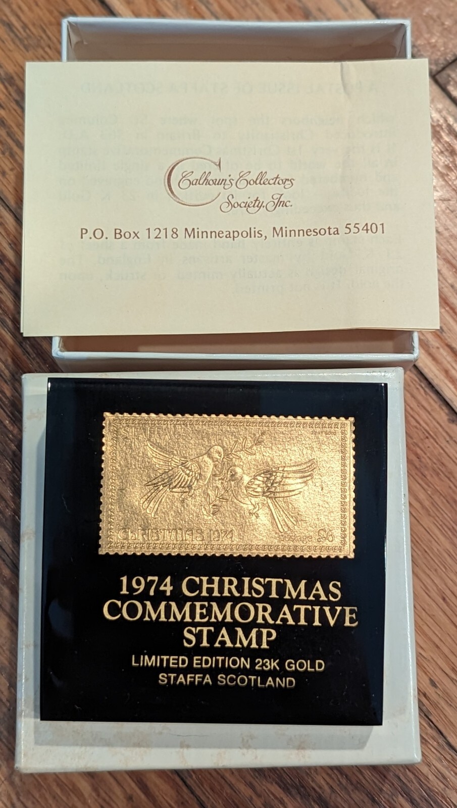 STAFFA  SCOTLAND 1974 CHRISTMAS COMMEMORATIVE STAMP 23K GOLD Lucite Encased!!!!