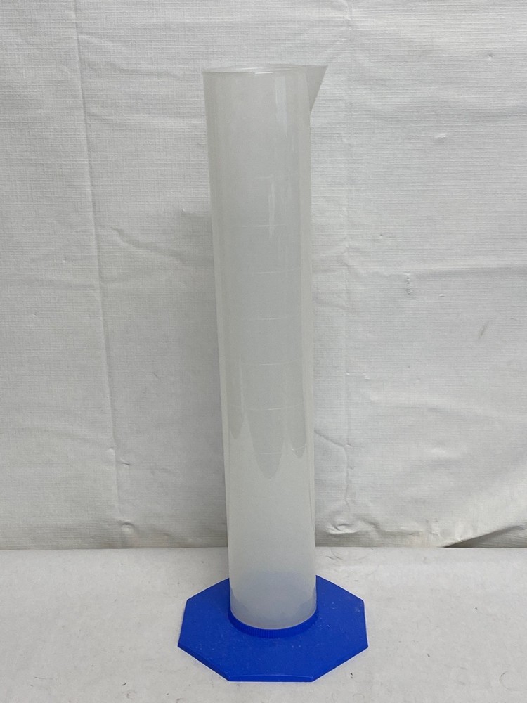 Used THERMO NALGENE 2000mL Polypropylene Graduated Cylinder Hex Base 3662-2000