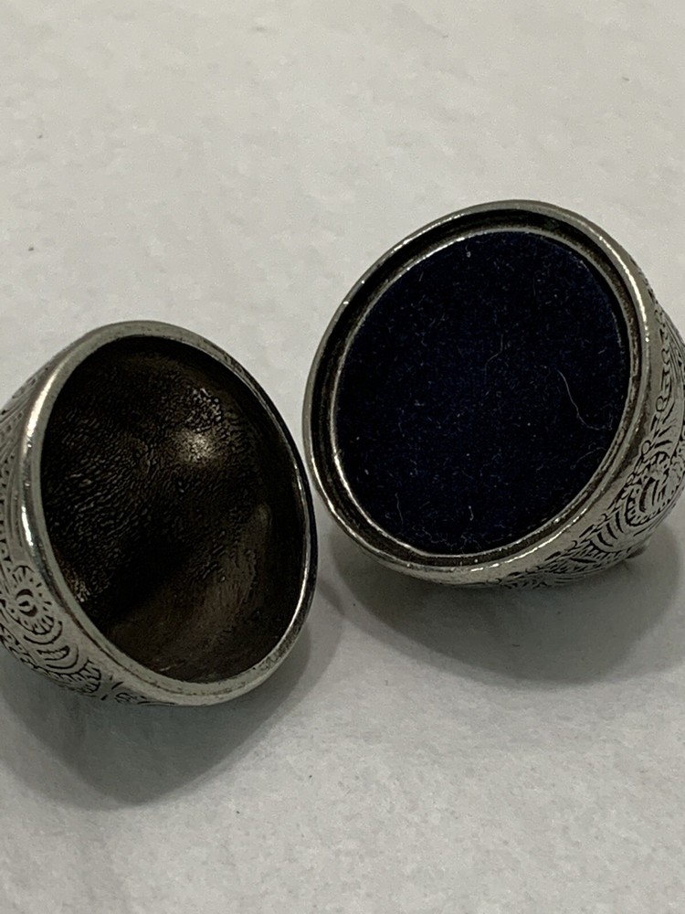 Vtg 80s Silvertone Egg Shape 2” Presentation Box Footed Scroll Detail