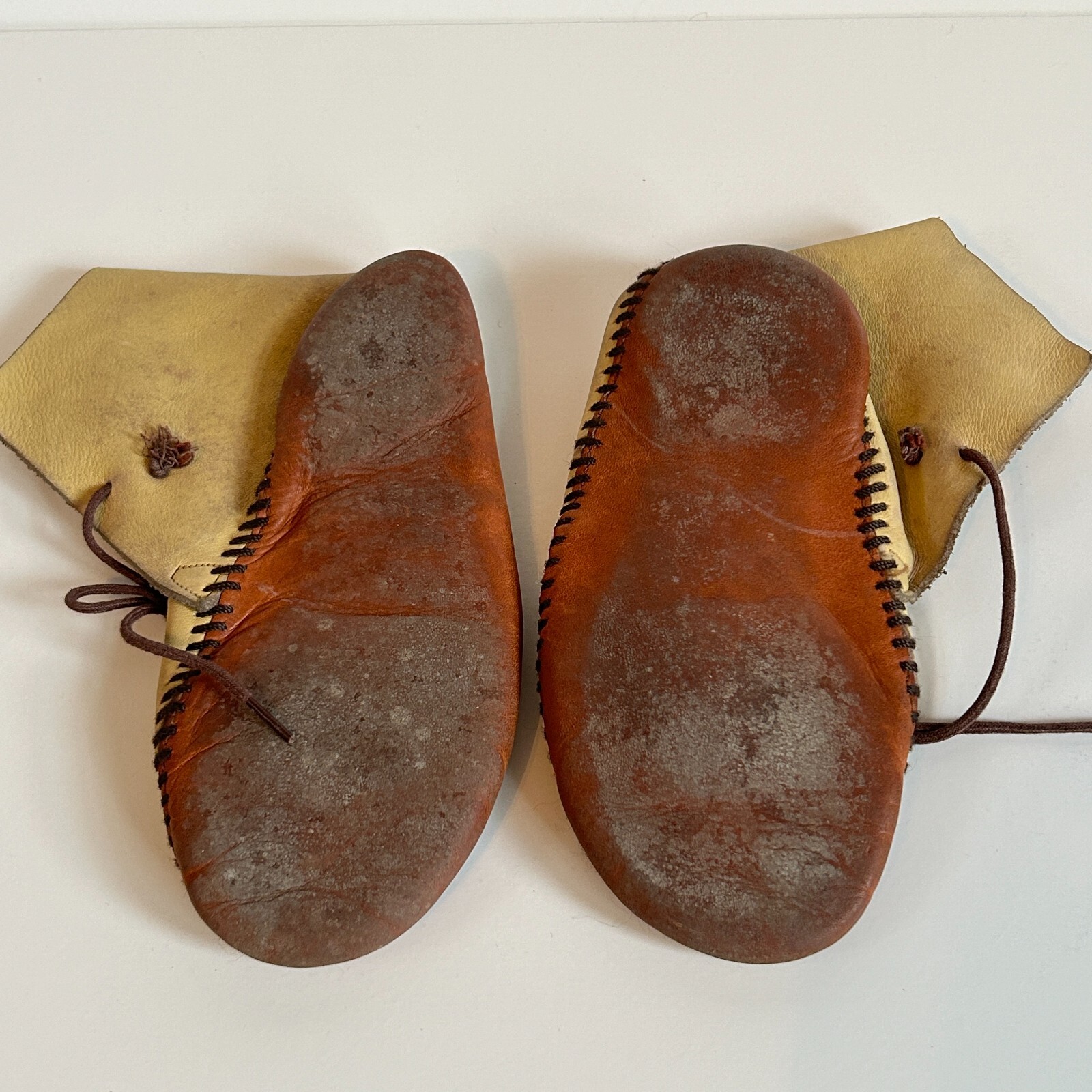 Vintage7" BEADED Thunder Bird LEATHER NATIVE AMERICAN INDIAN MOCCASINS BOOTIES