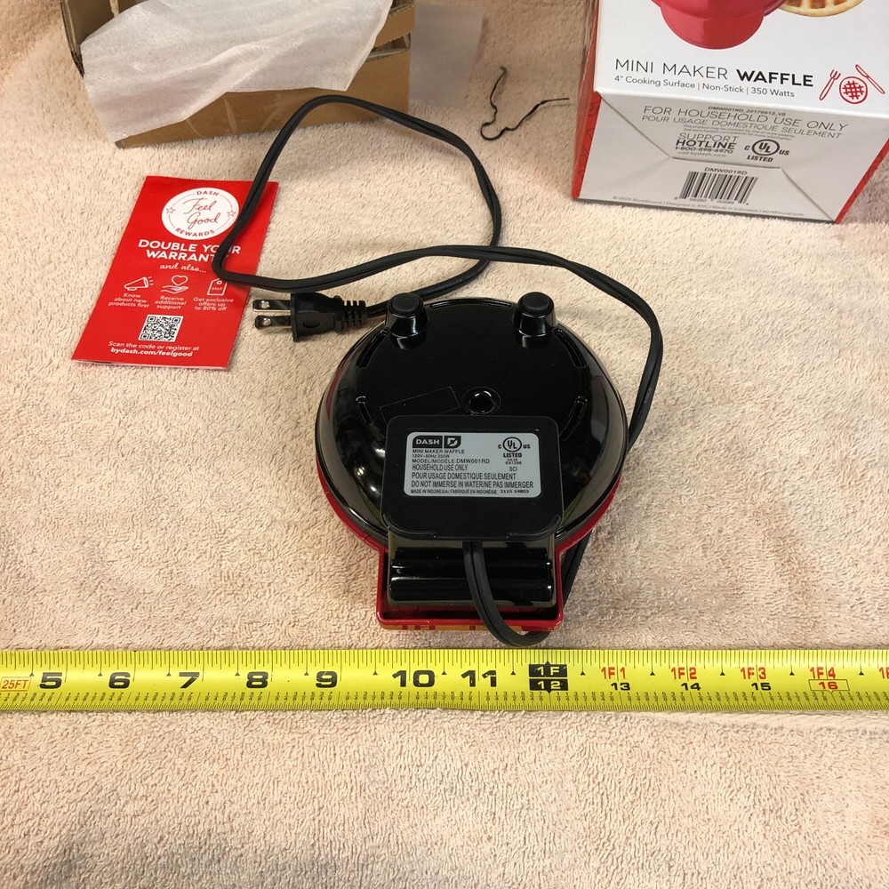DASH BRAND MINI 4" WAFFLE MAKER