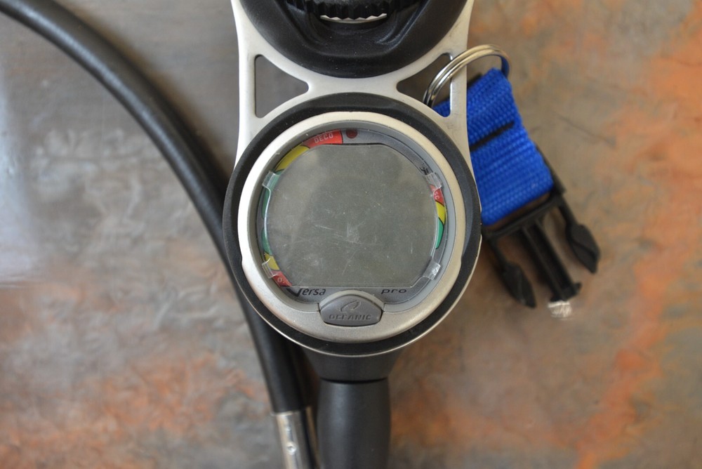 Oceanic Versa Pro Dive Computer 3 Gauge Console w/ Compass & 5000psi Gauge
