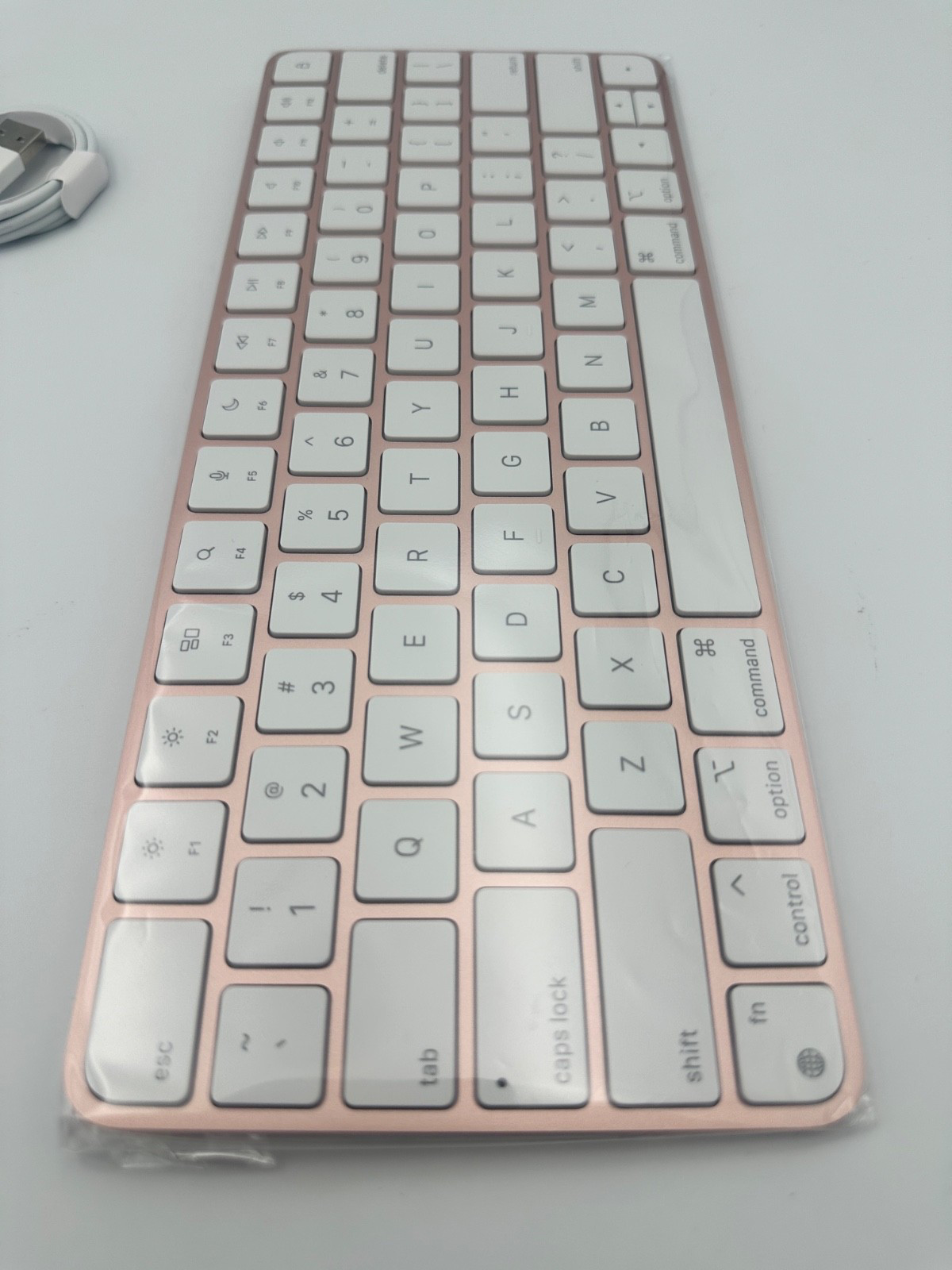NEW Genuine Apple magic keyboard for Macs Pink A2450