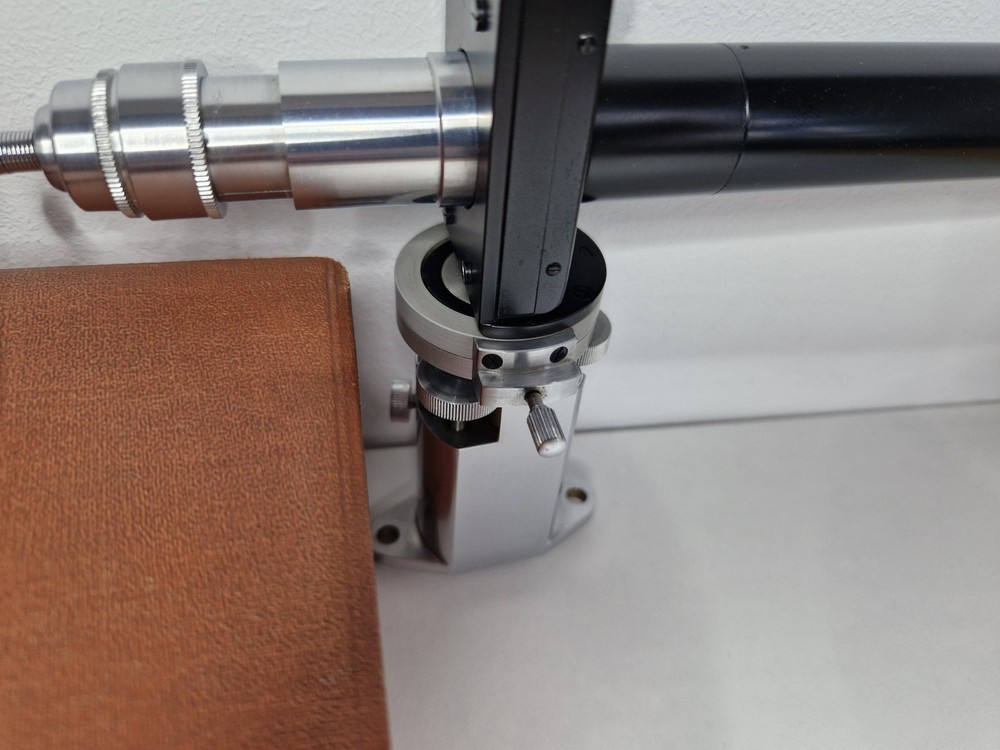 Leitz Wetzlar calibration setting device for dillatometer.
