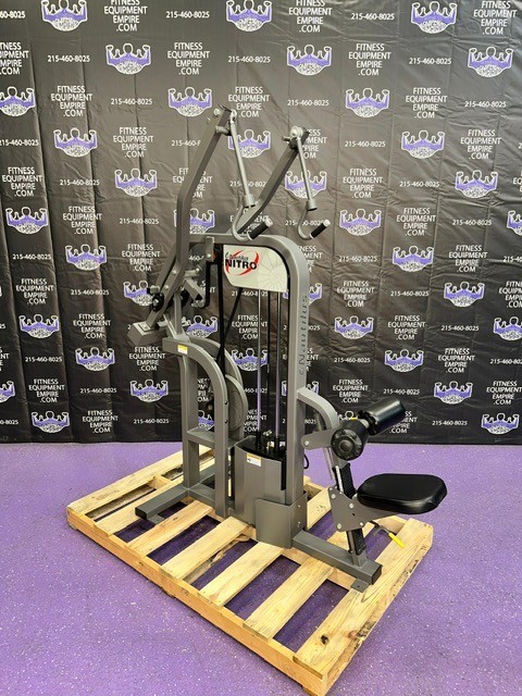 Nautilus Nitro Lat Pulldown w / Swivel Handles