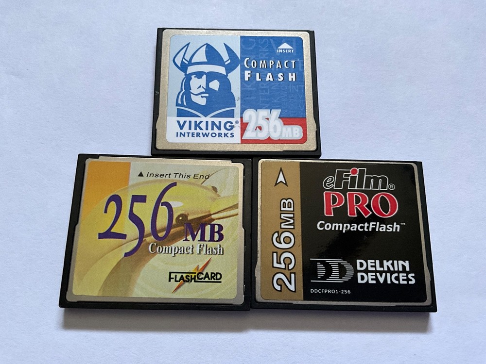 3 pc 256MB assorted Compactflash CFI*Small Storage capacity for older cameras