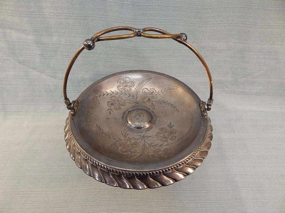Antique Meriden Quad Silver Plate Footed Server with Handle