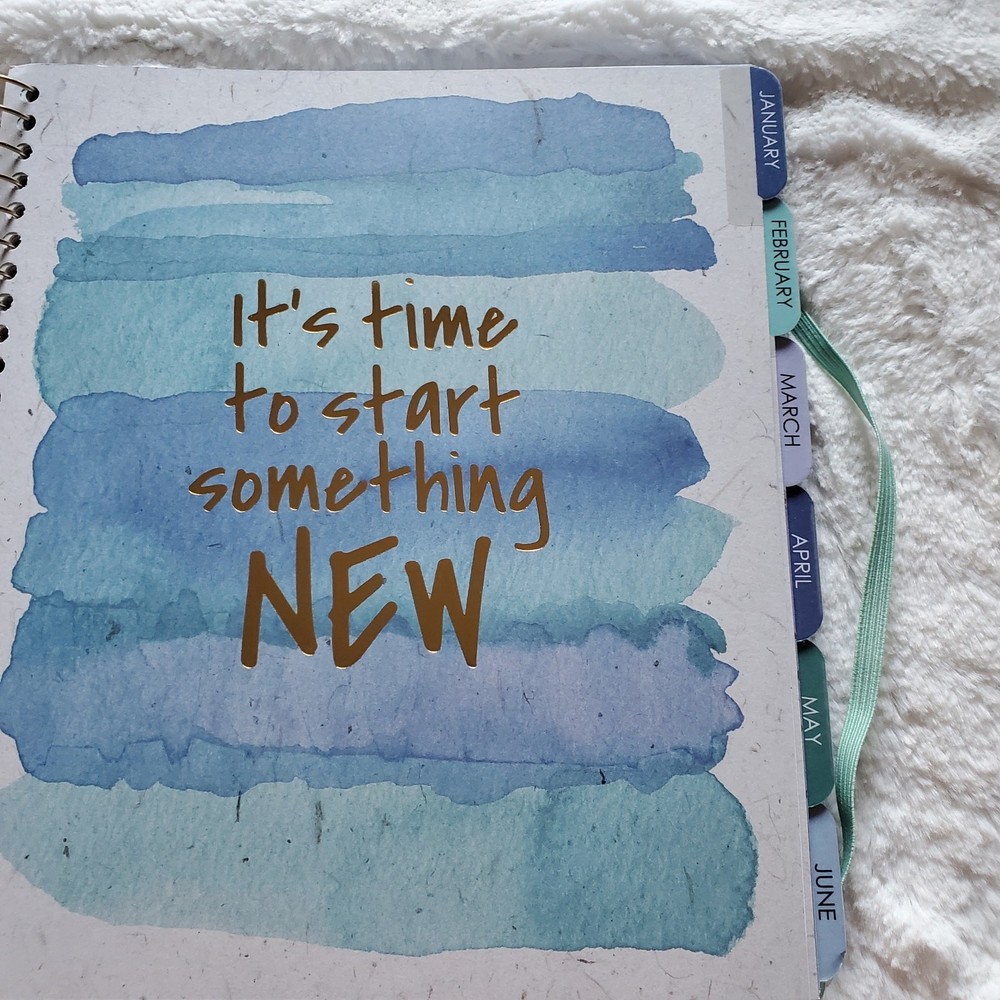 The Creative Expert 12 Month Dated Planner Read Description