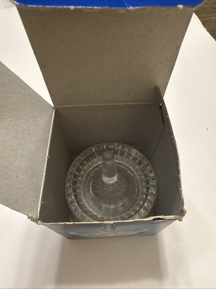 FOREVER CRYSTAL RINGHOLDER New