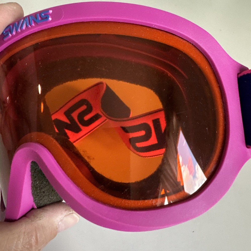 vintage swans ski goggles (d23)