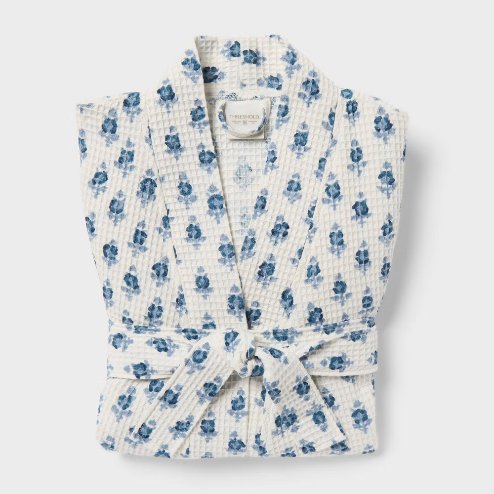 S/M Floral Waffle Bath Robe Blue/White - Threshold
