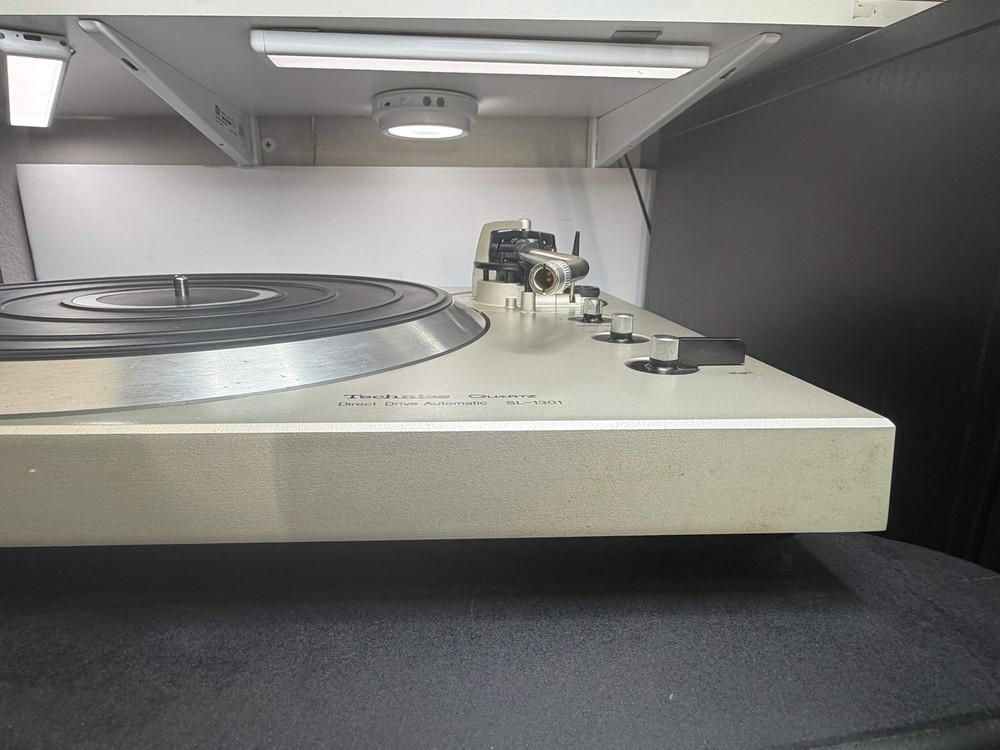 Technics SL-1301 Quartz Turntable – Serviced (DeoxIT), Fully Auto, Tested, Clean