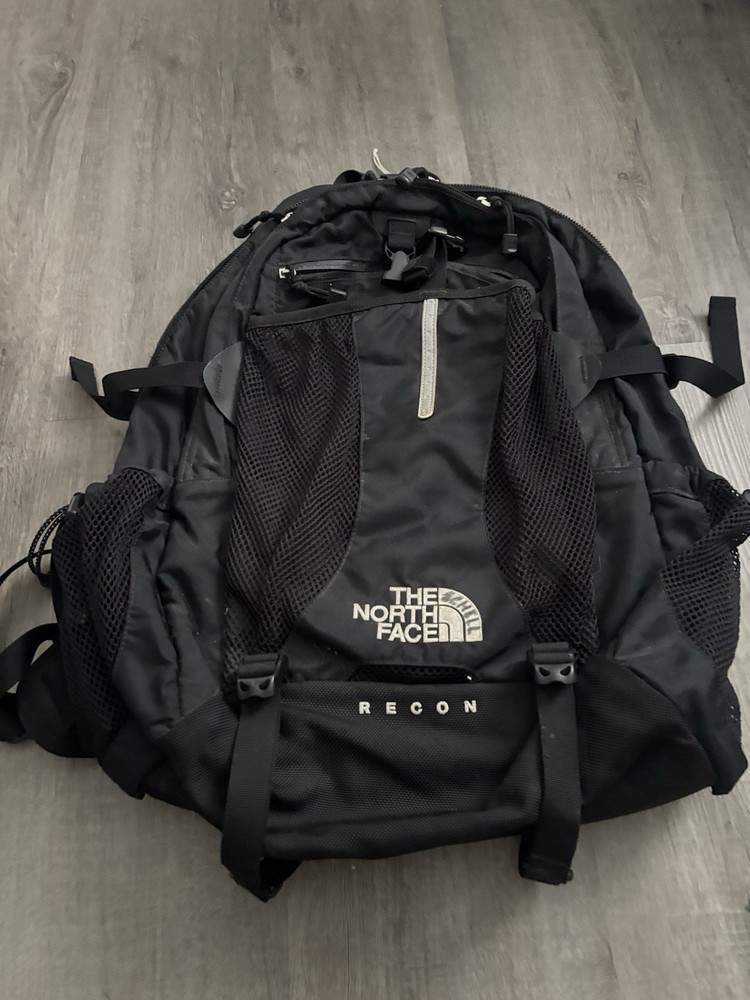 The north face recon backpack black