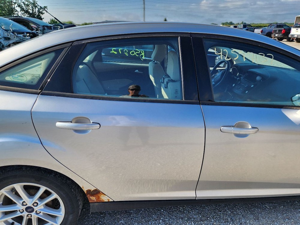 2015-2018 Ford Focus Front 4.2" Display Screen