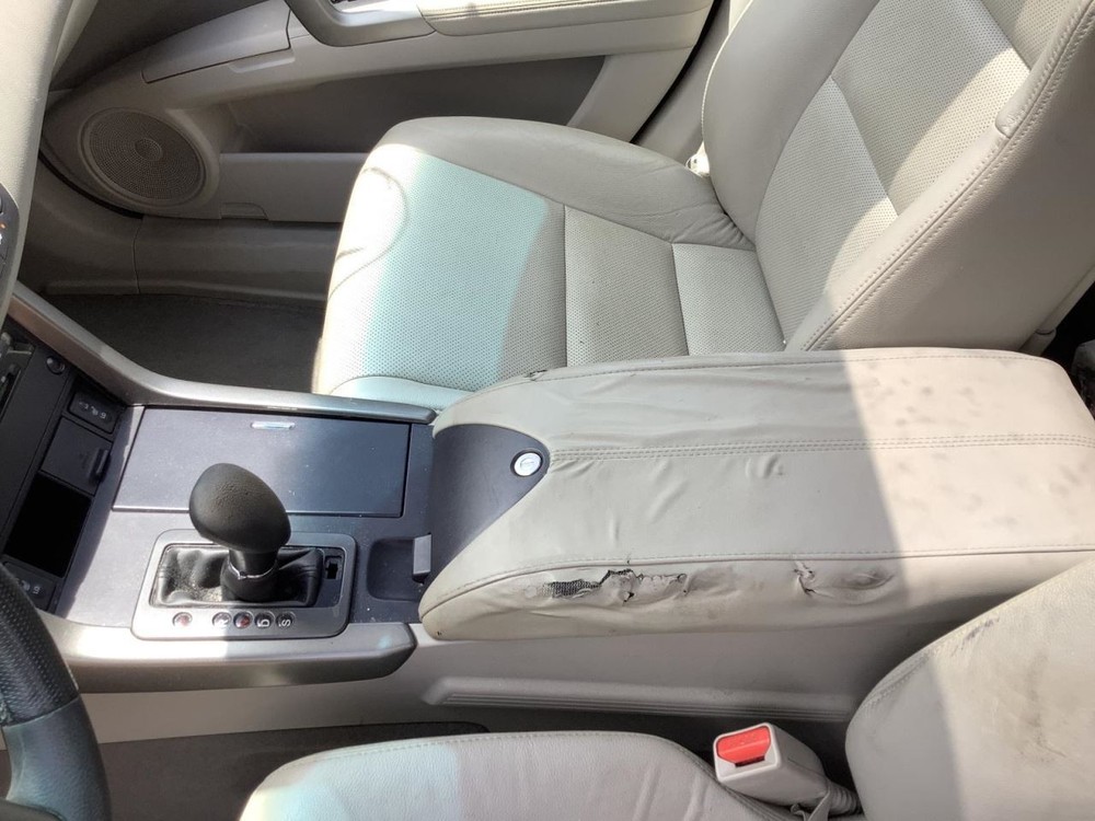 RDX 2010 Glove Box 4687831