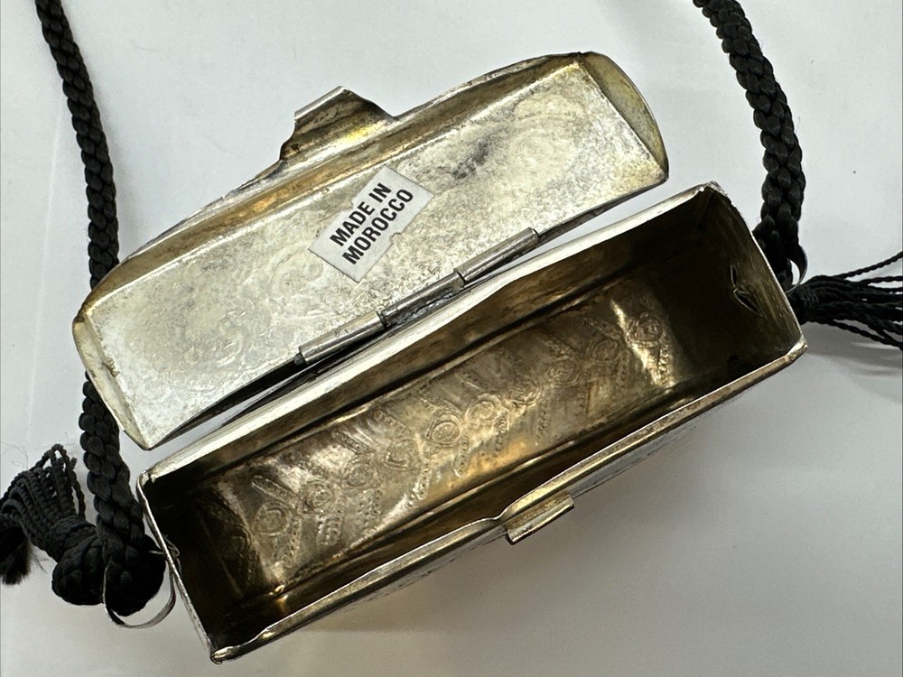 Vintage Moroccan Silver Plate Shouldered Small Metal Engraved Design Purse.