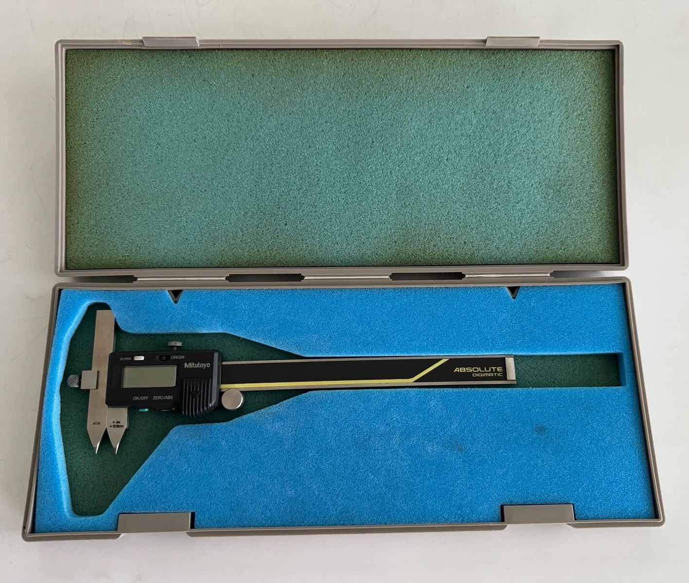 Mitutoyo 573-205-10 Offset Centerline ABS Digimatic Caliper 0.4–6” w/ Case Japan