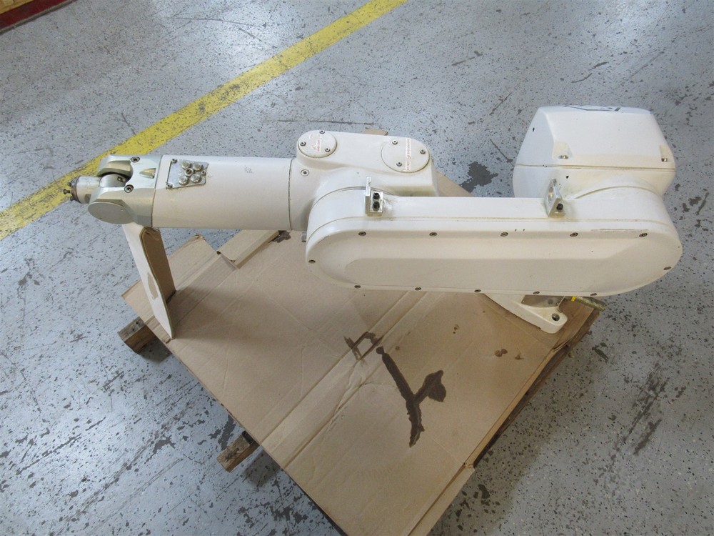 STAUBLI ROBOT ARM ONLY RX60B