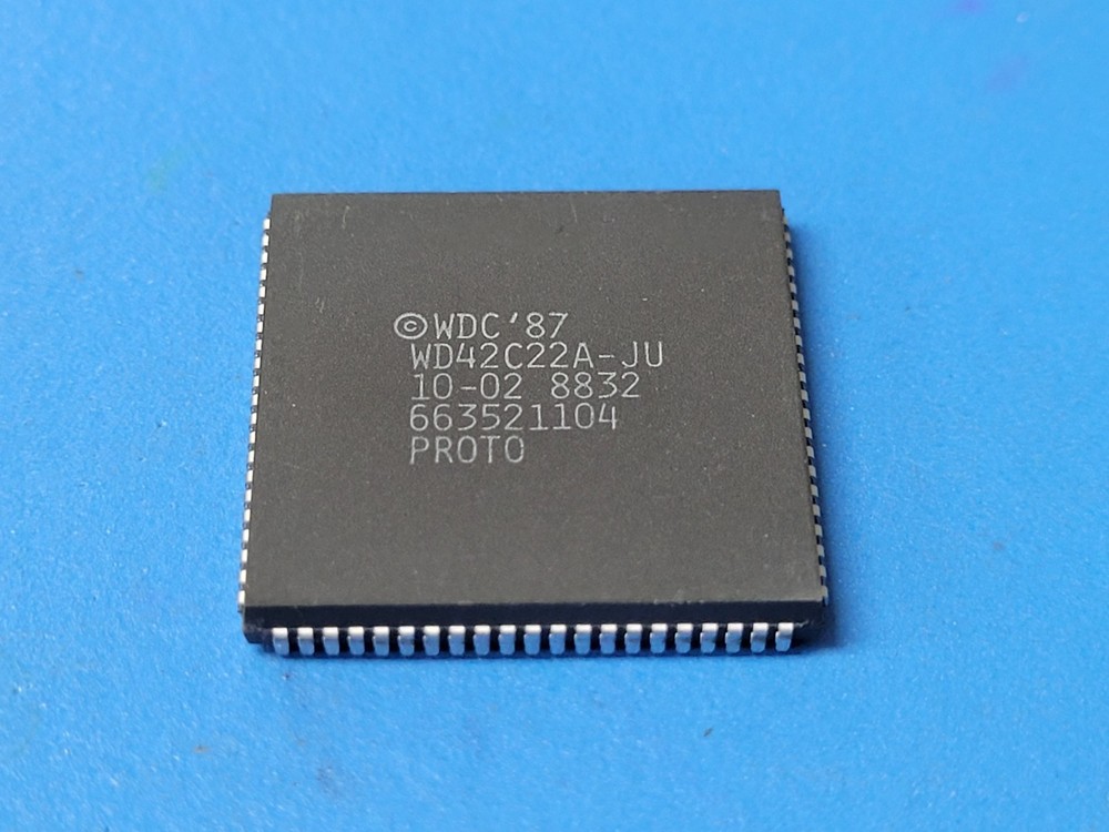 (1 PC) WD42C22A WDC Secondary Storage Controller CMOS PLCC-84