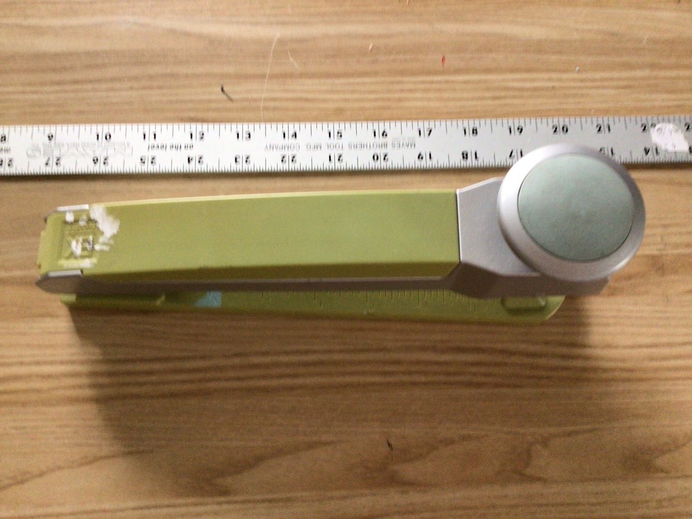 EK success Stapler For Decorative Staple Bars