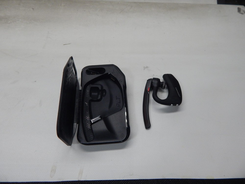 Plantronics 5200 PLT Wireless Bluetooth Headset w/ Case