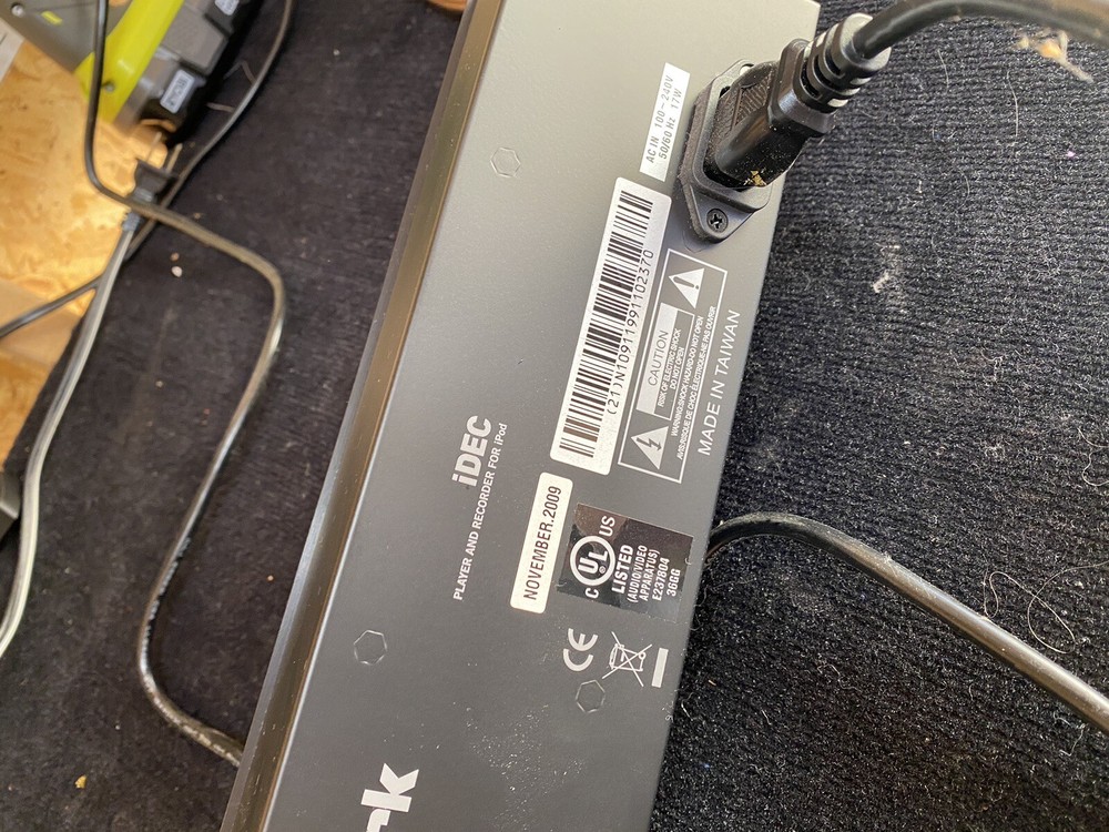Numark iDEC A/V Playback and Recording Rack Interface for iPod UNTESTED TURNS ON