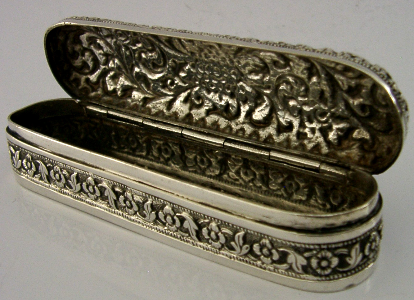 TOP QUALITY INDIAN 92g SOLID SILVER BOX KUTCH c1890 ANTIQUE