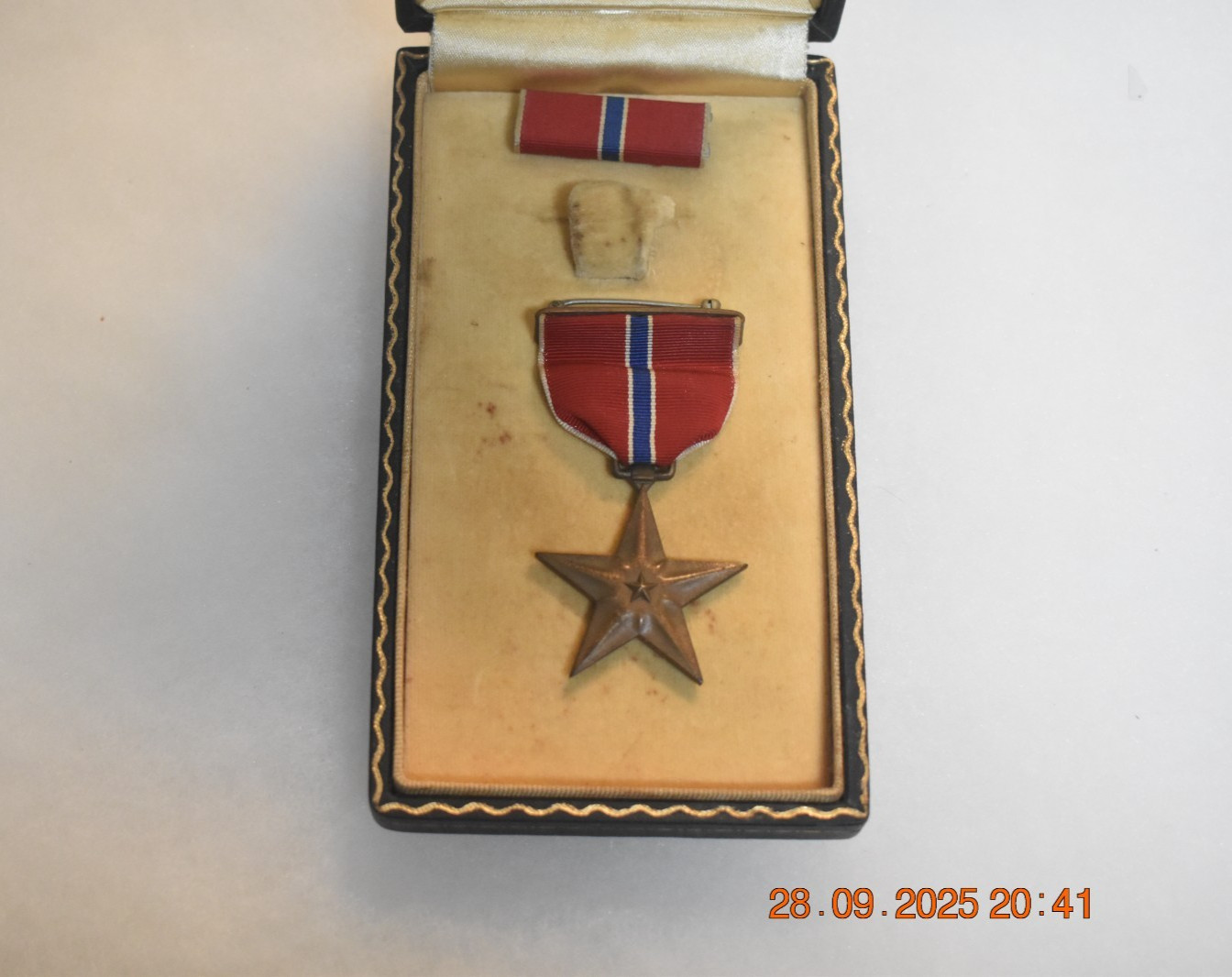 Boxed WW2 Wrap Brooch Bronze Star US Mint USN/USMC Contract