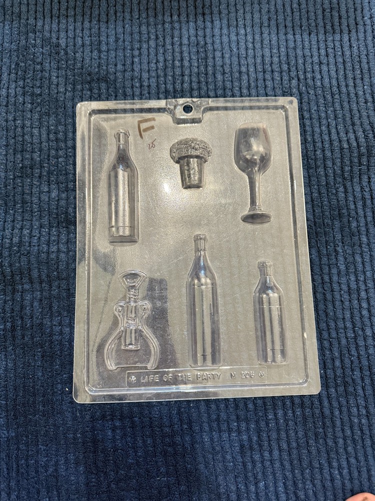 2 chocolate wine plastic mold