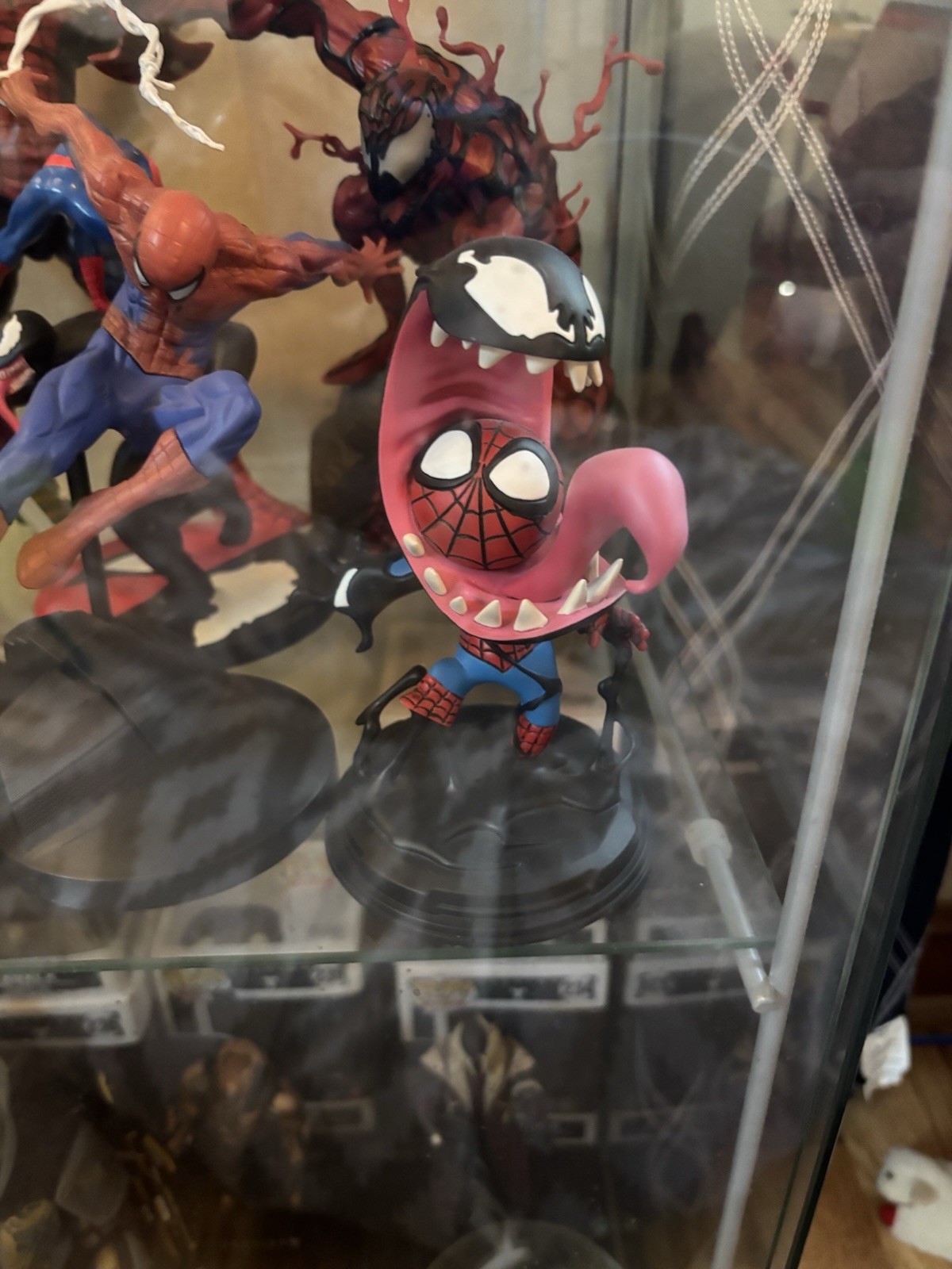 Gentle Giant Spiderman Vs Venom Animated Statue - Skottie Young Limited Edition